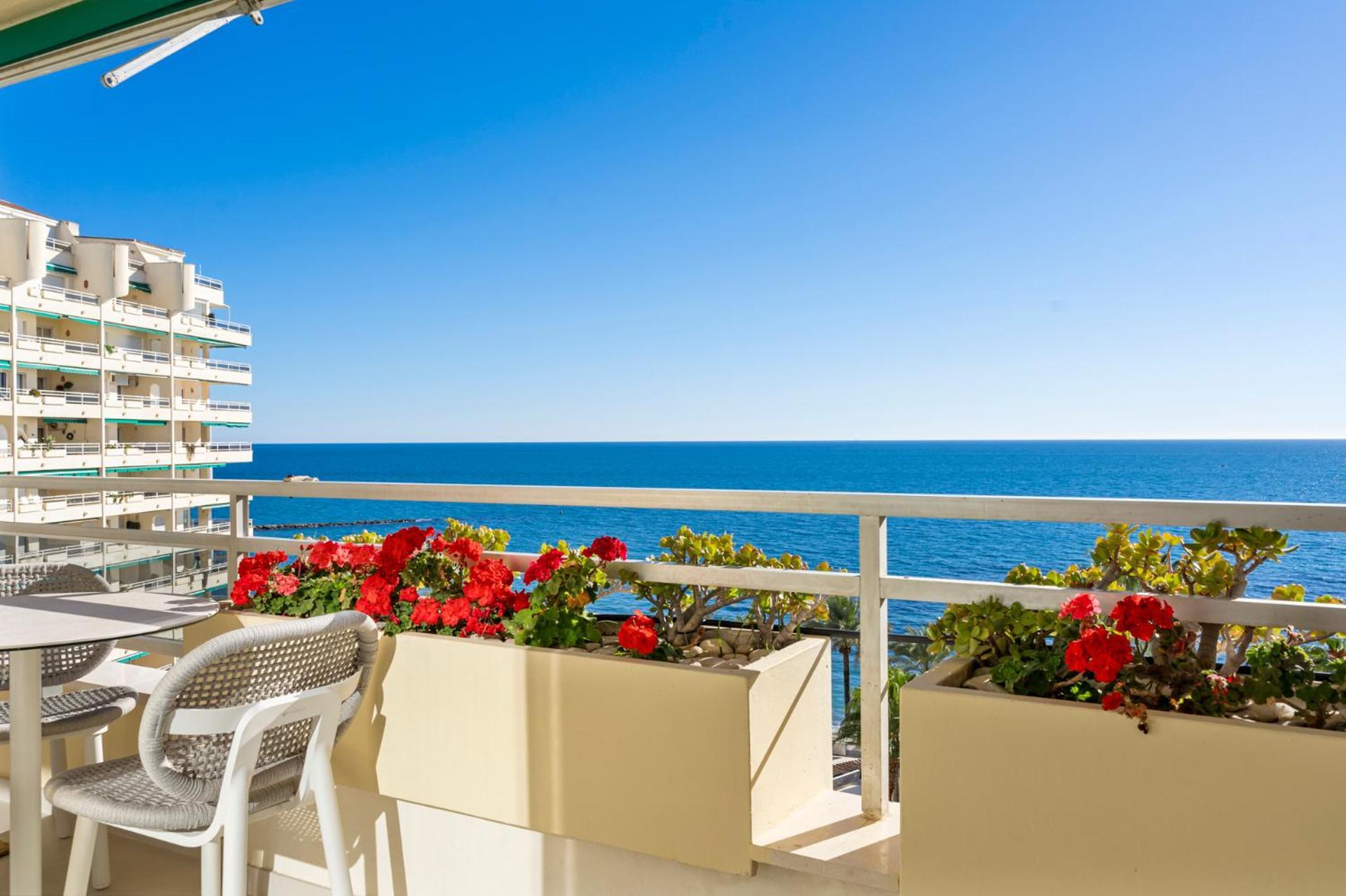 Beach Front Apartment With Pool Marbella Luaran gambar