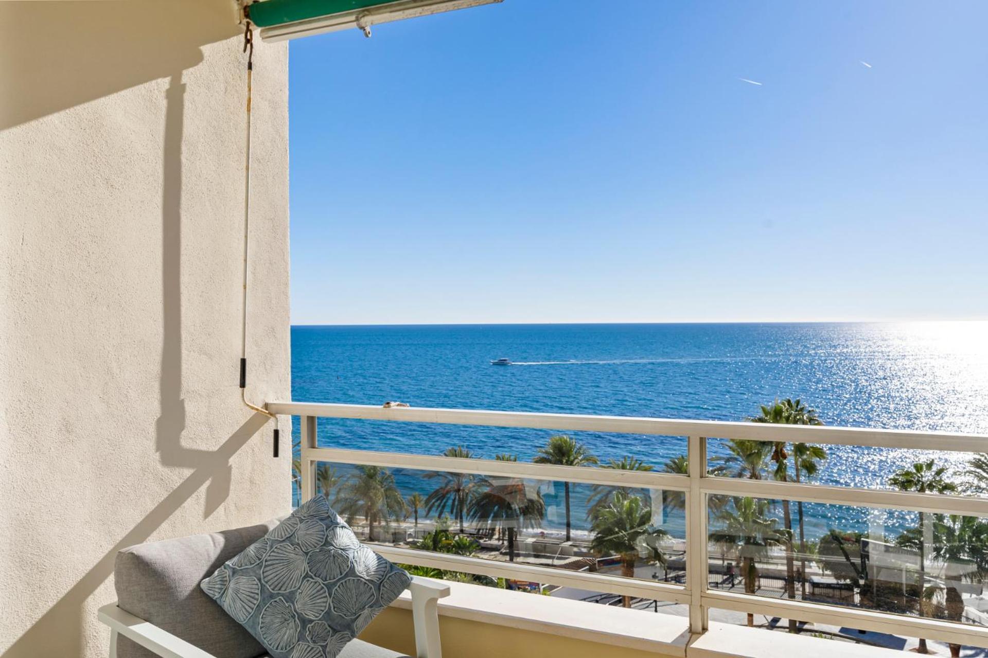 Beach Front Apartment With Pool Marbella Luaran gambar