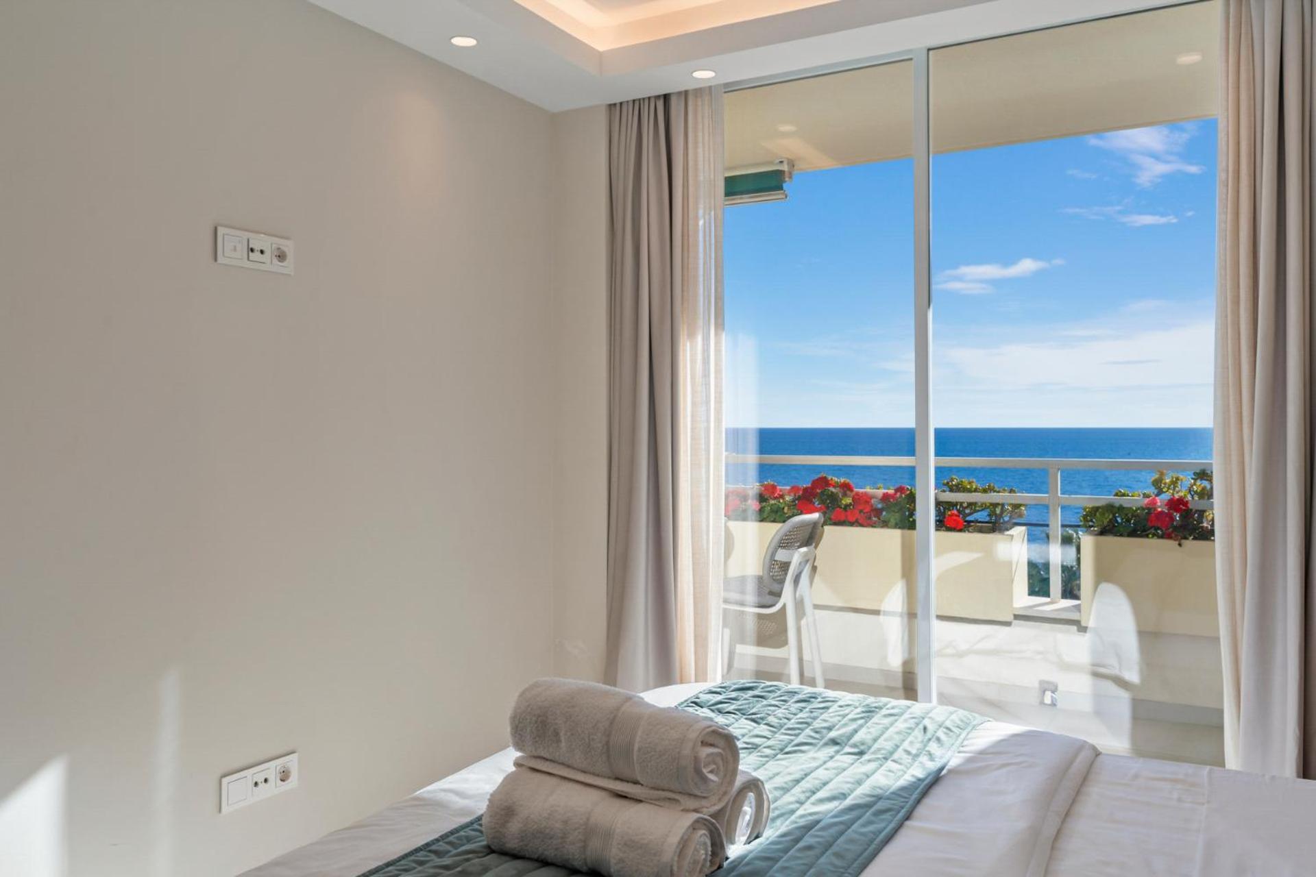 Beach Front Apartment With Pool Marbella Luaran gambar