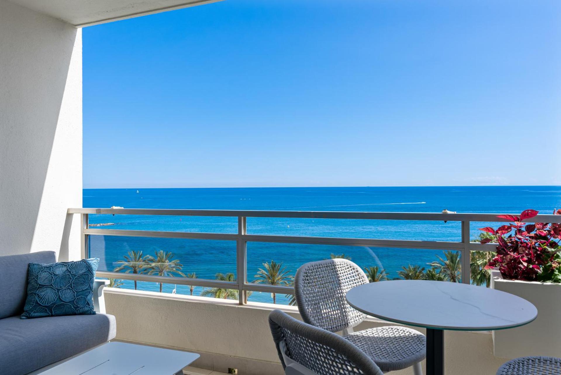 Beach Front Apartment With Pool Marbella Luaran gambar