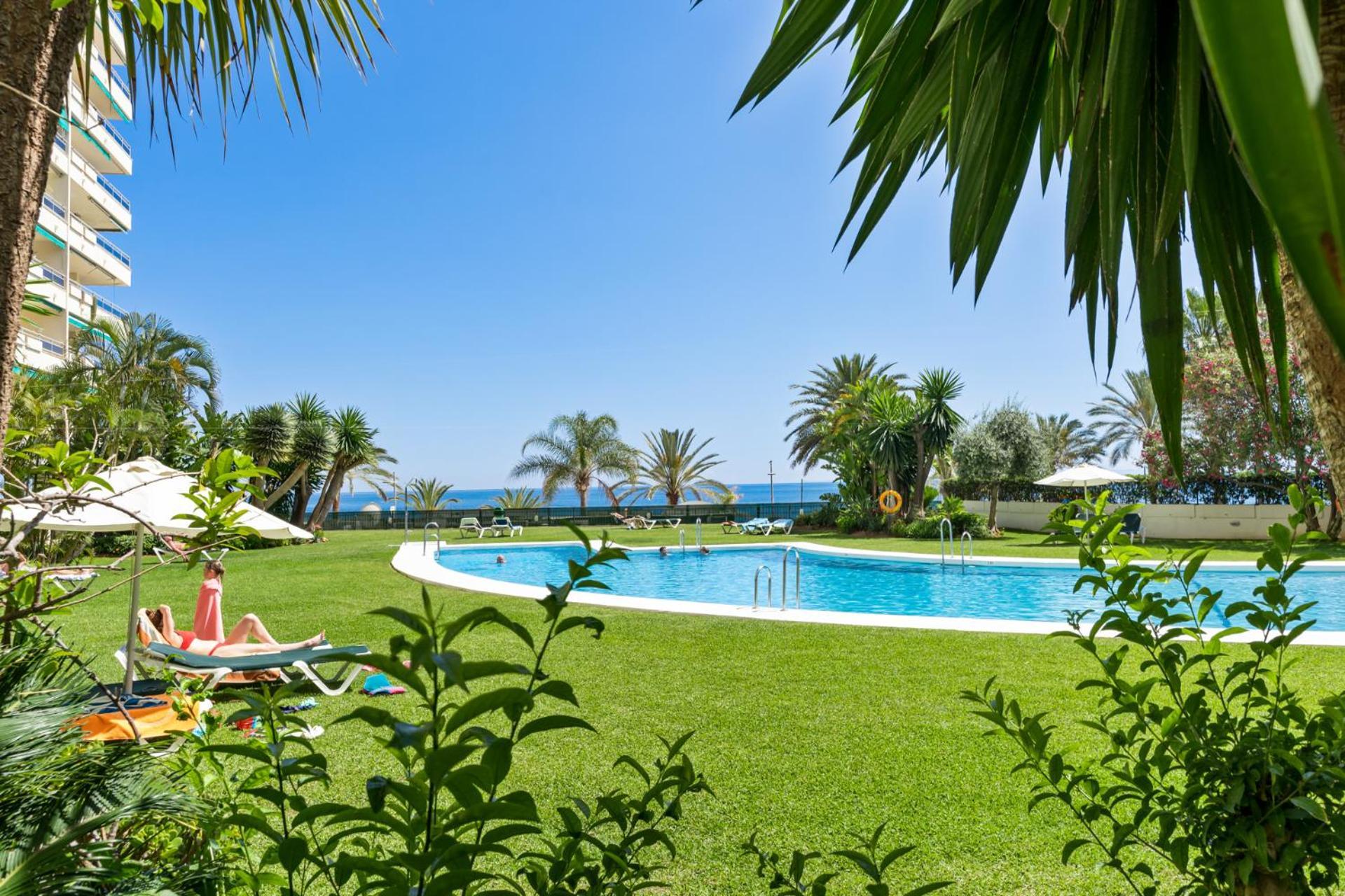 Beach Front Apartment With Pool Marbella Luaran gambar